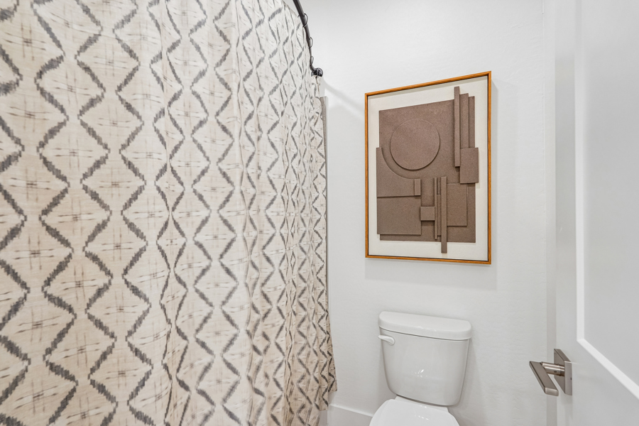 bathroom with shower curtain